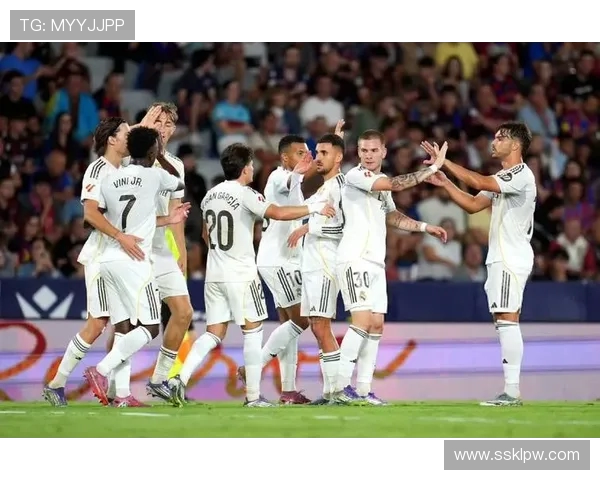 皇马虽接触莱万特锋将埃永但球员仍更倾向最终选择加盟巴萨阵中